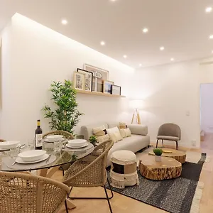 real-apartment-by-sublimehouses.hotels-lisbon-portugal.com/